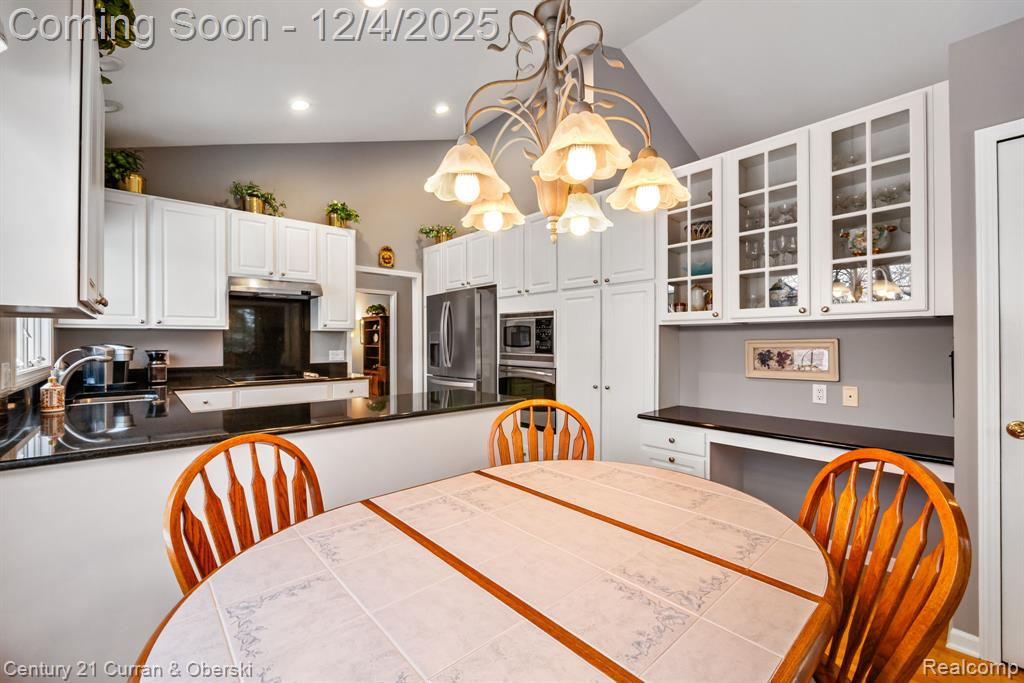 16925 Lochmoor Circle E, Northville, MI 48168 — Photo 19
