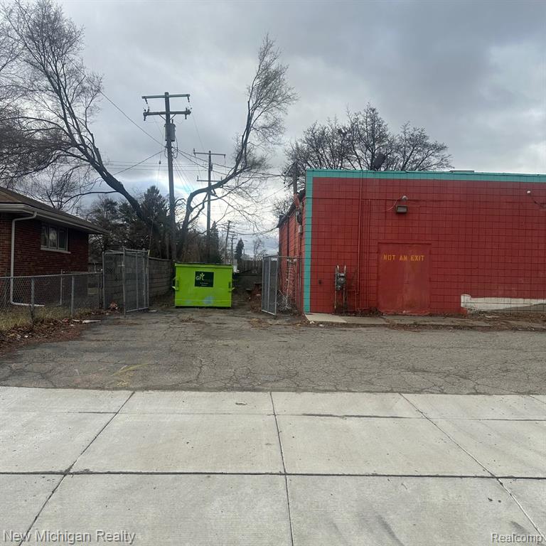 5102 9 Mile Rd, Warren, MI 48091 — Photo 7