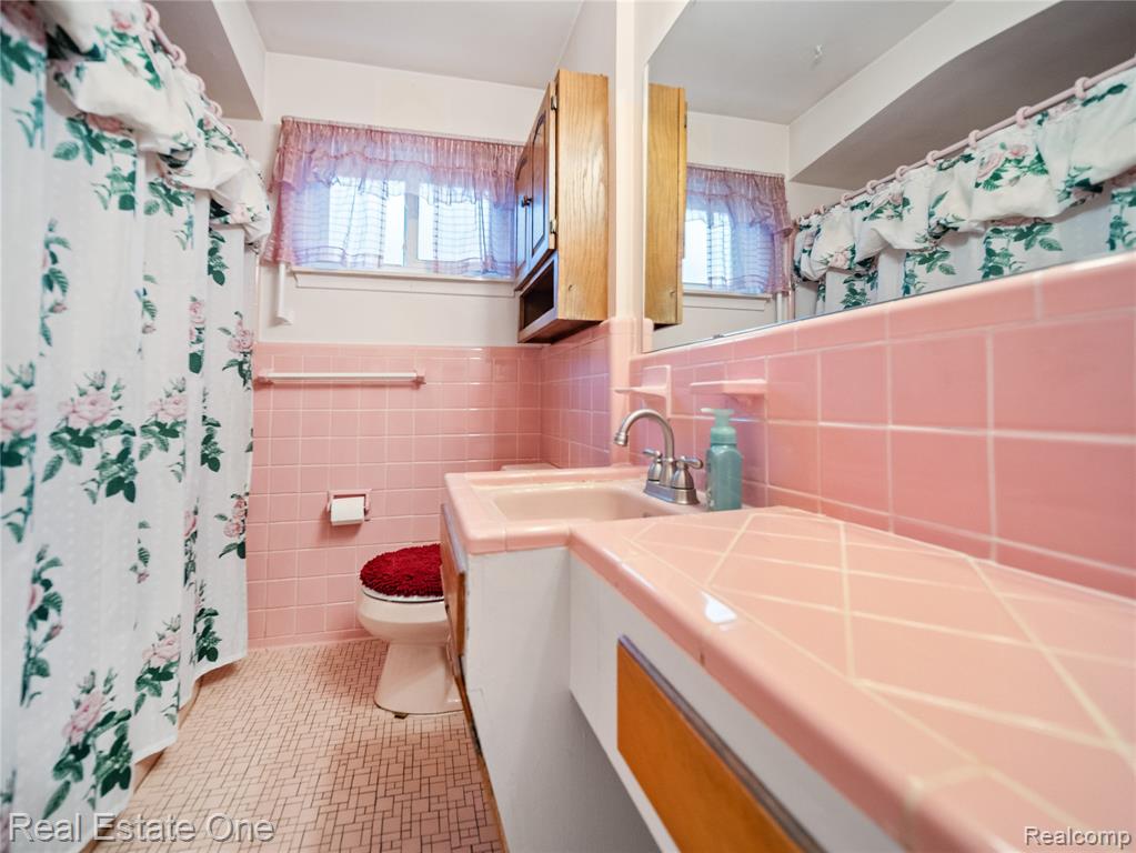 8157 Gary Avenue, Westland, MI — Photo 6