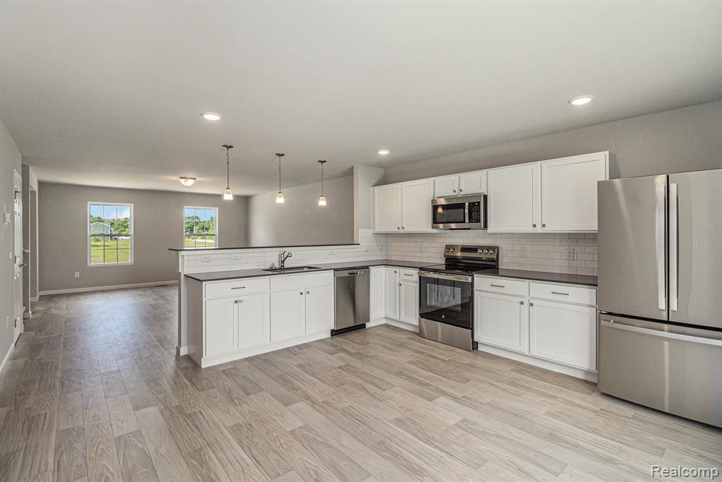 112 FOREST Way, Davisburg, MI 48350 — Photo 4