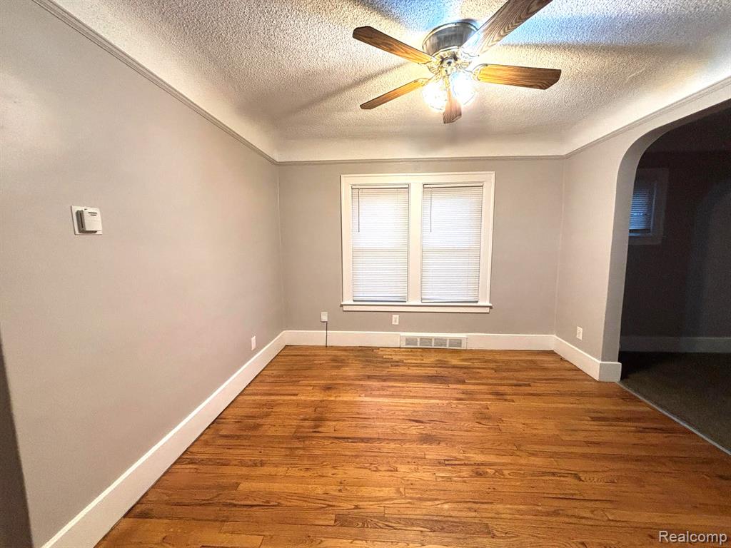 436 E CAMBOURNE Street, Ferndale, MI 48220 — Photo 4