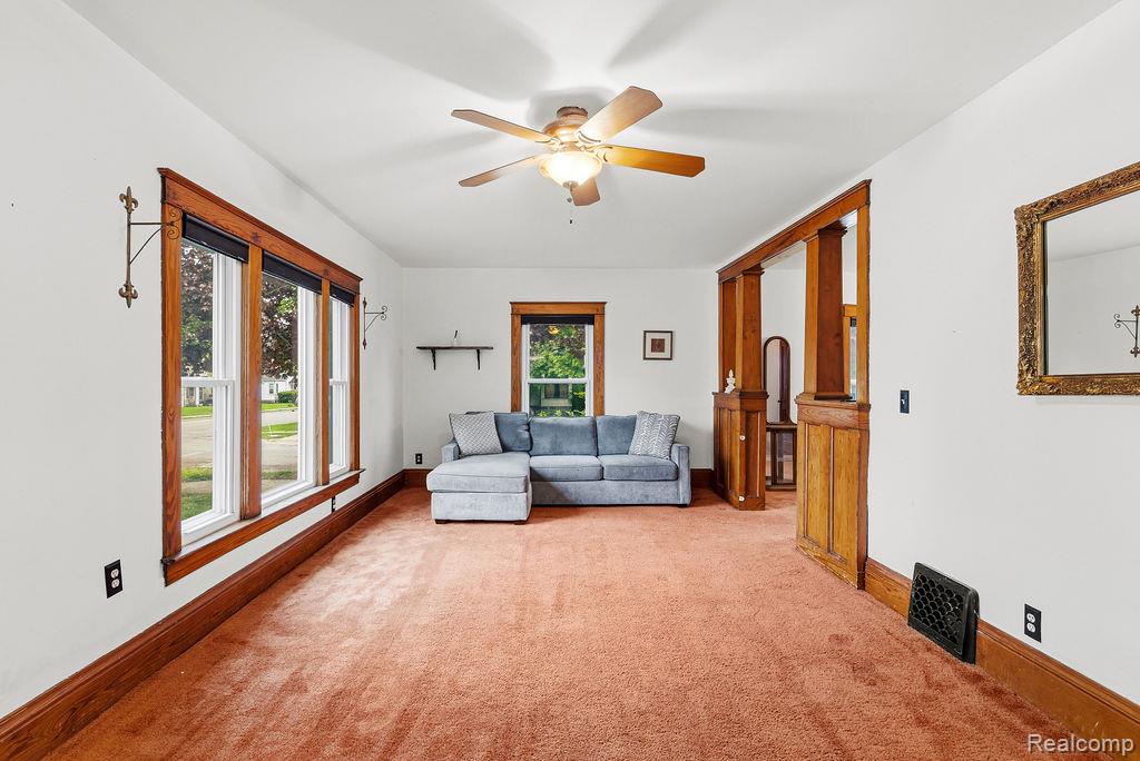 305 N Almont Avenue, Imlay City, MI 48444 — Photo 8