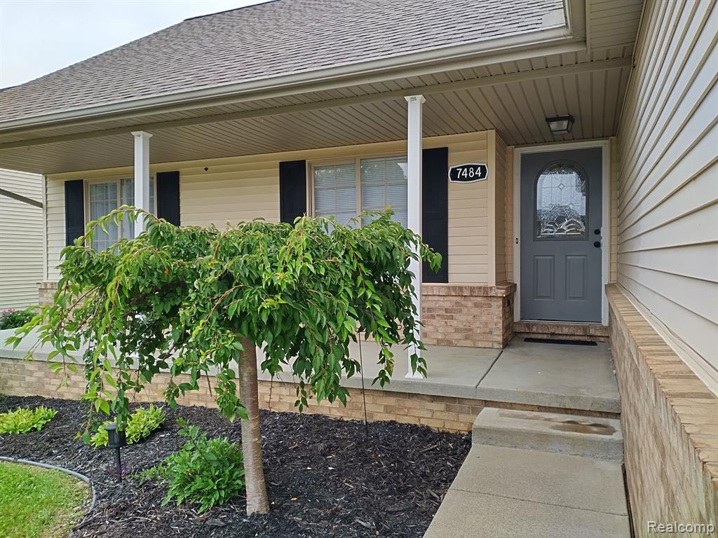 7484 WALNUT Drive, Goodrich Vlg, MI — Photo 3