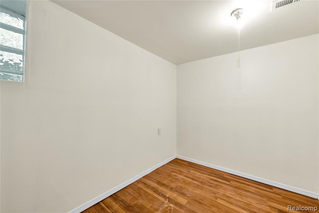 5045 Sobieski Street, Detroit, MI 48212 — Photo 20