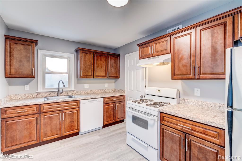 6151 HELEN Street, Garden City, MI — Photo 32