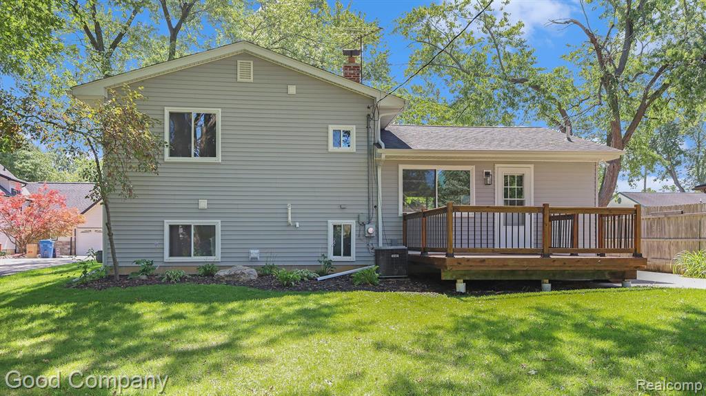 7250 SANDY BEACH Drive, Waterford, MI — Photo 28