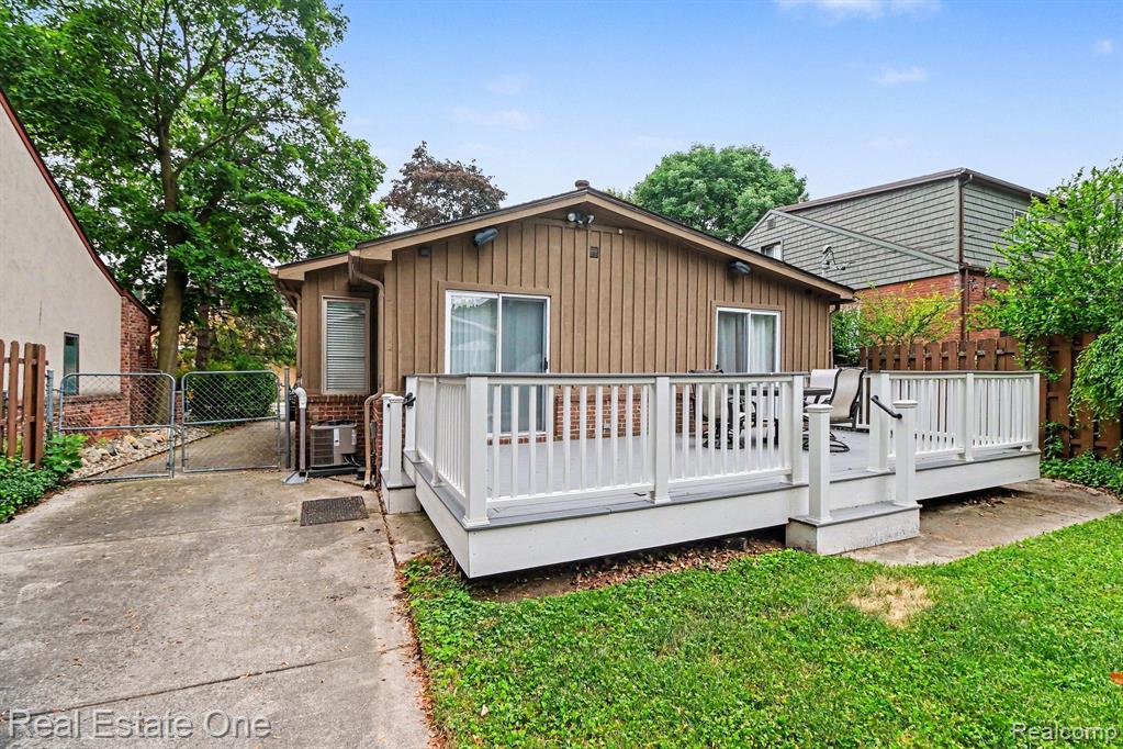 418 Austin Avenue, Royal Oak, MI 48067 — Photo 11
