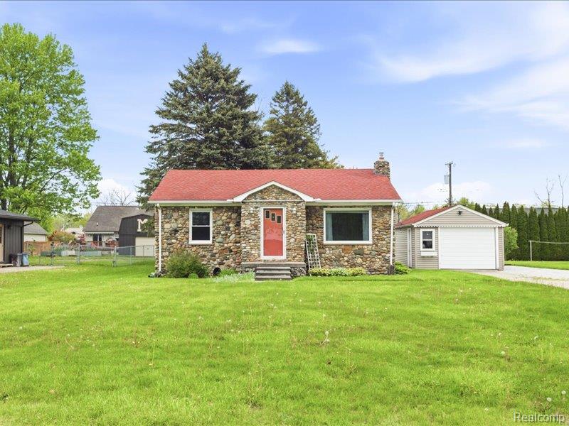 87 Connecticut Avenue, Marysville, MI 48040 — front exterior
