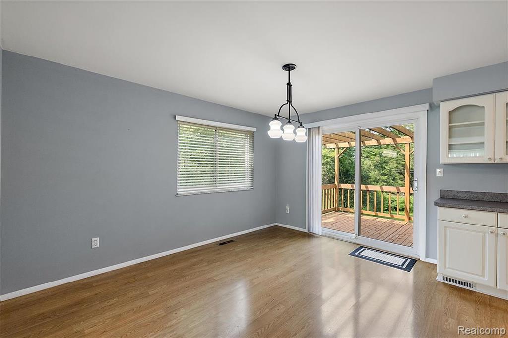 2947 SUN TERRACE Drive, Hartland, MI 48353 — Photo 20