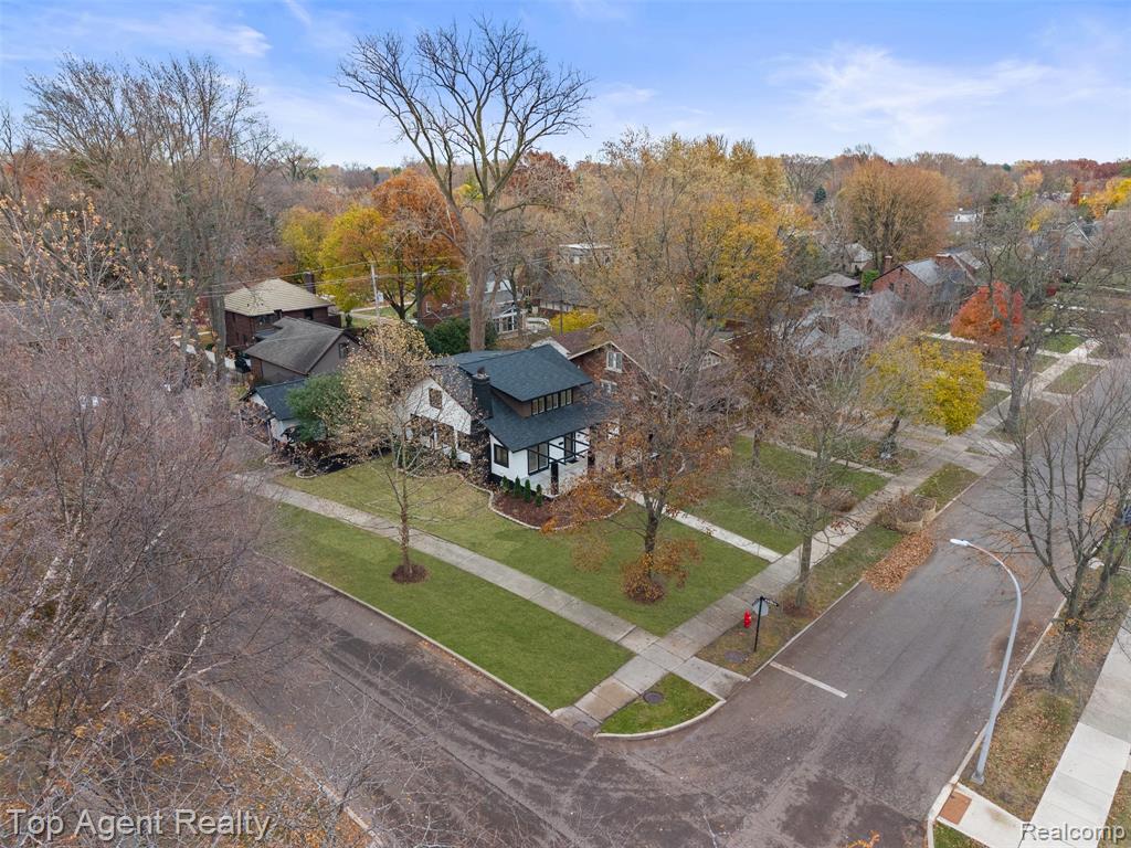 784 Barrington Road, Grosse Pointe Park, MI 48230 — Photo 49