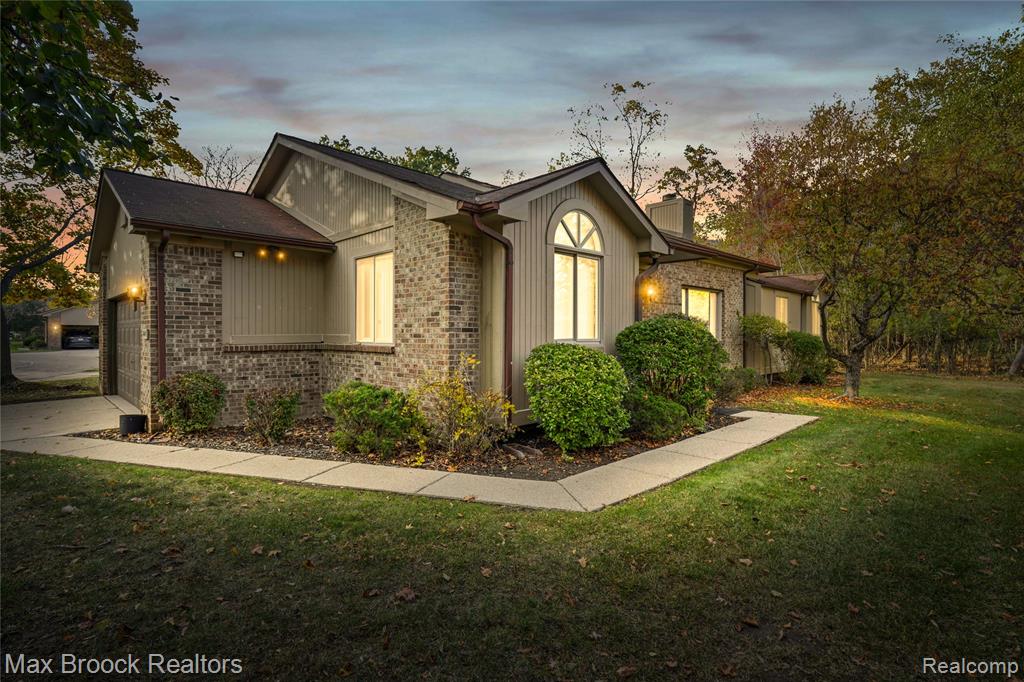 7400 Tall Timbers, West Bloomfield, MI — Photo 2