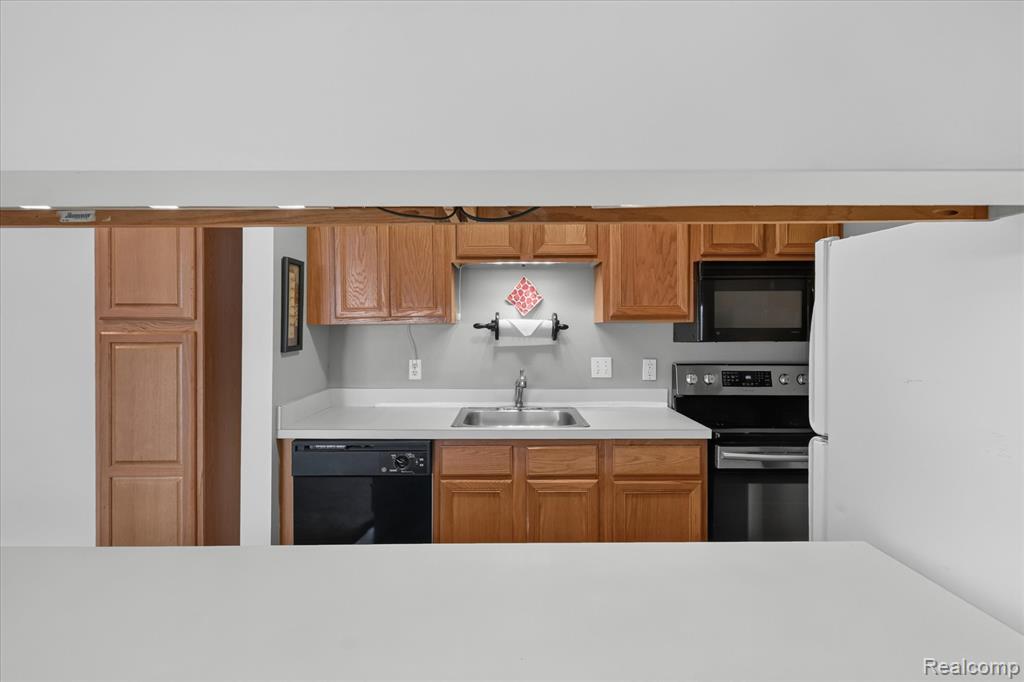 45720 Prairiegrass Court, Belleville, MI 48111 — Photo 13