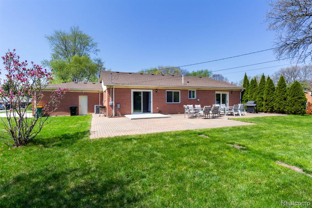 27948 Green Willow Street, Farmington, MI 48331 — Photo 52