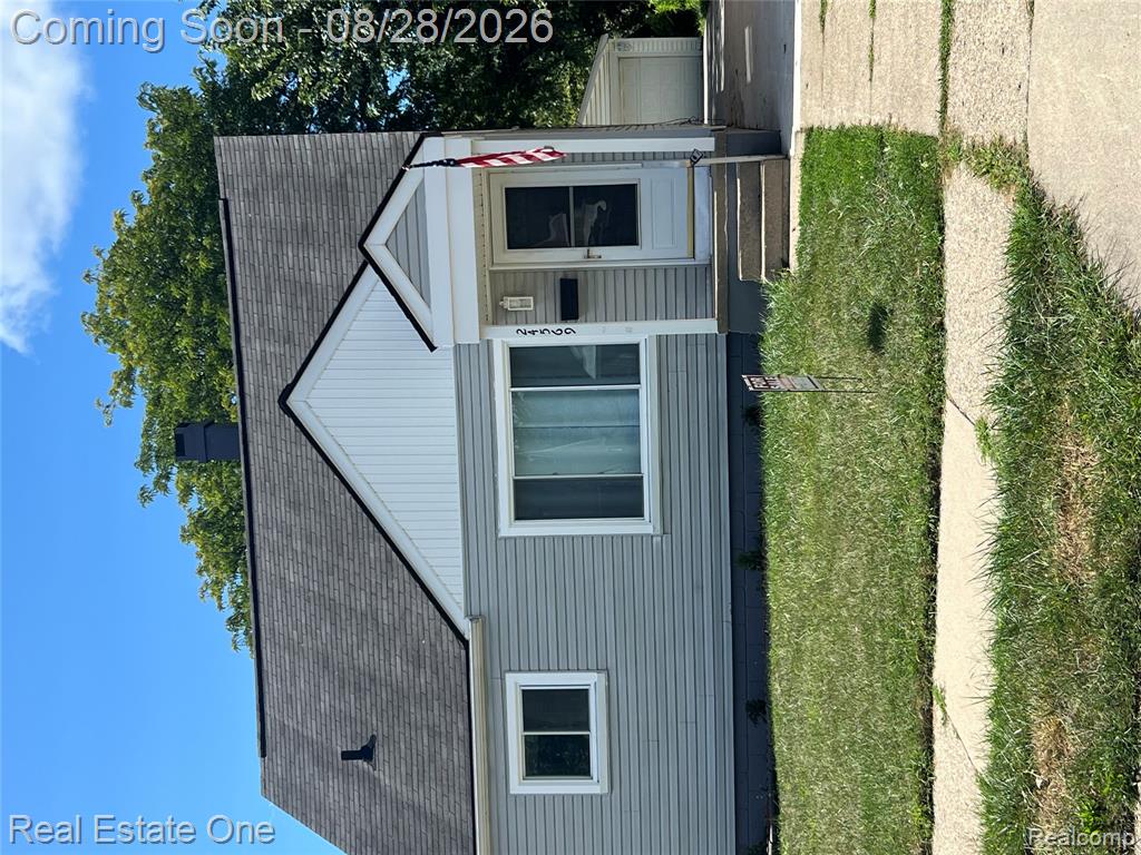 24569 Lauren Avenue, Warren, MI 48089