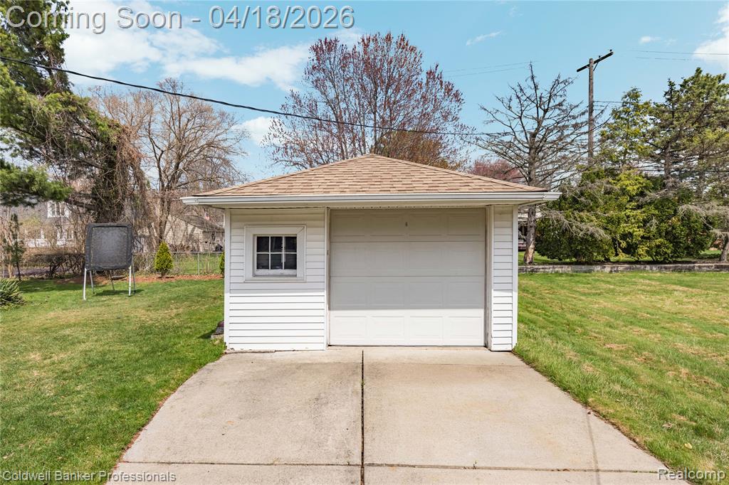 1544 Dorthen Avenue, Grosse Pointe Woods, MI 48236 — Photo 54