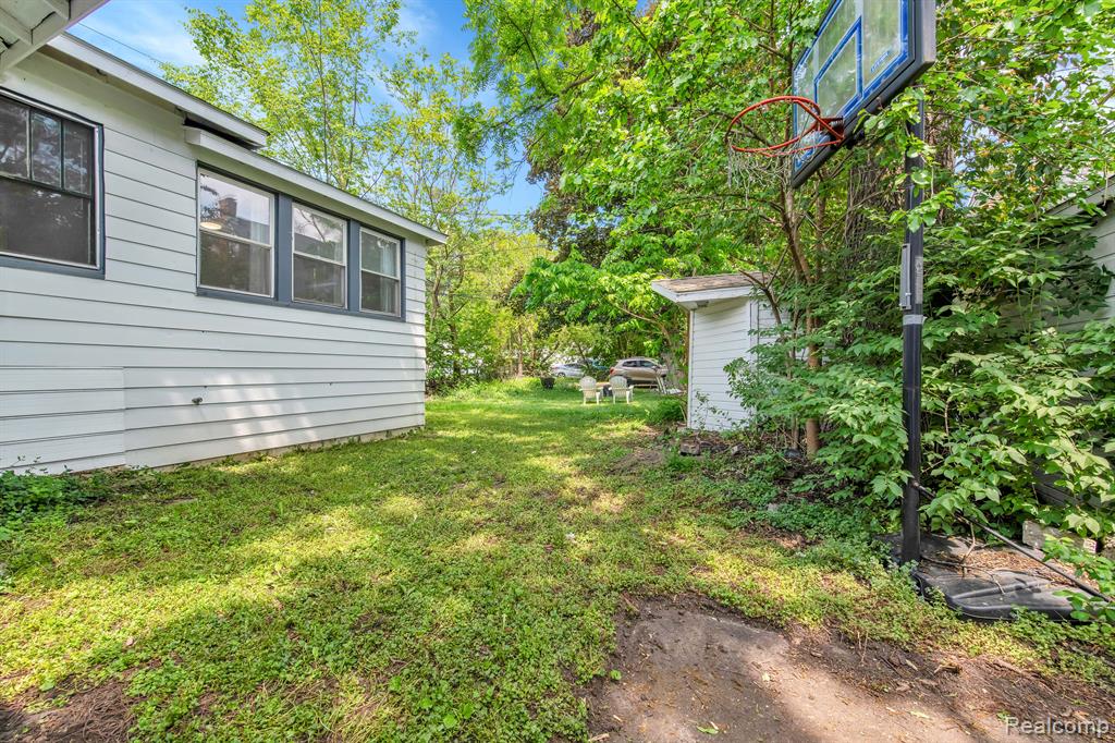 304 EMMET Street, Ypsilanti, MI 48197 — Photo 33
