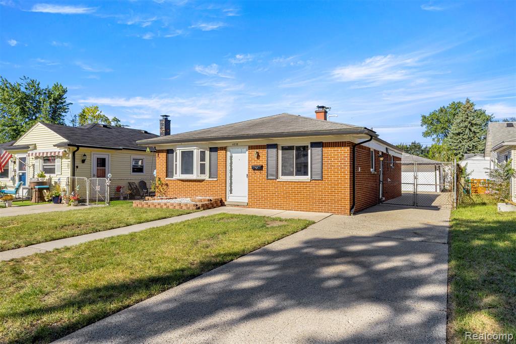 4638 Gertrude Street, Dearborn Heights, MI 48125 — Photo 2