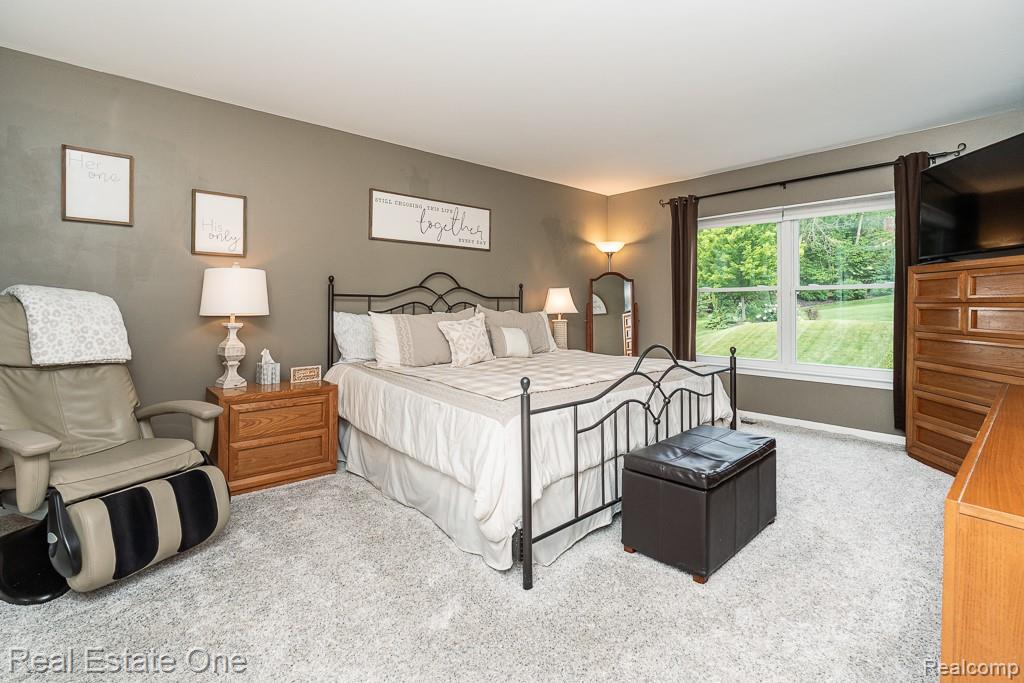 1043 Ridgeview Circle, Lake Orion, MI 48362 — Photo 20