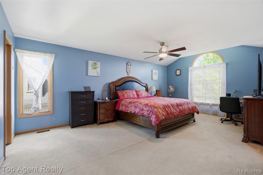 52825 Seven Oaks Drive, Utica, MI 48316 — Photo 22