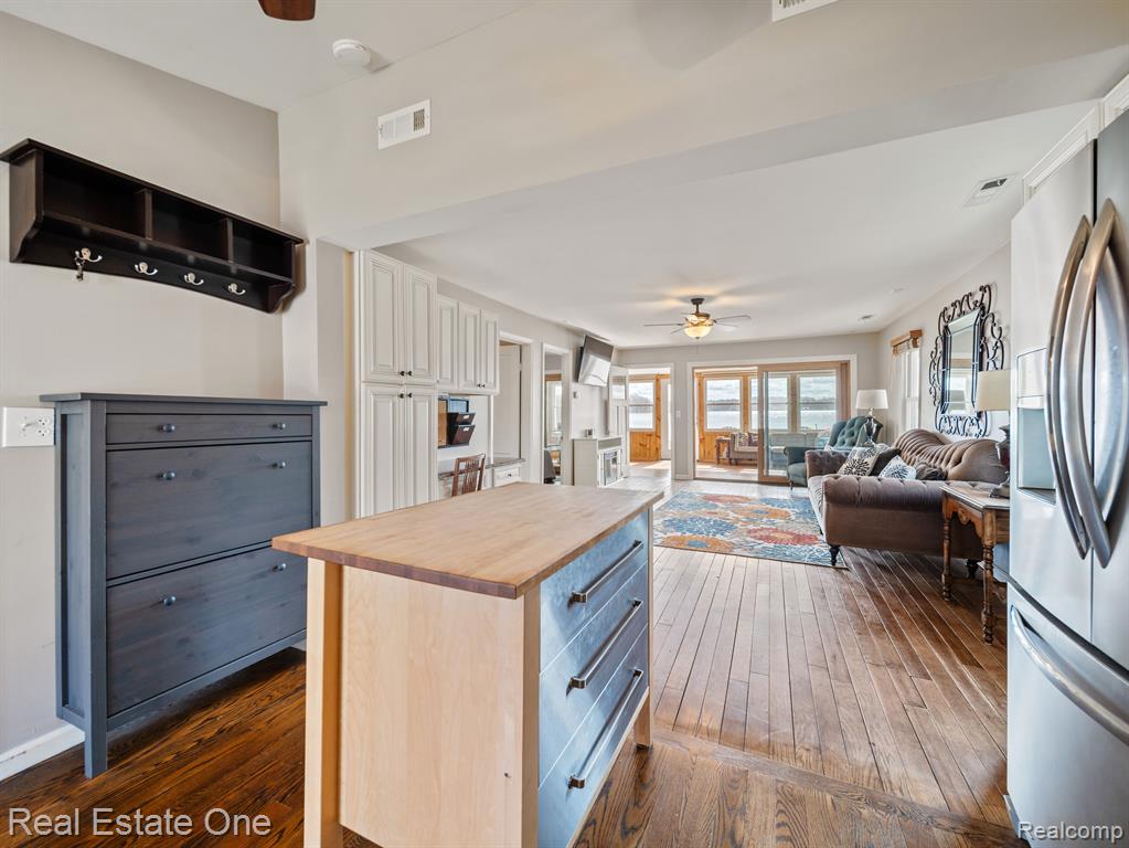 5130 EDGELAKE Drive, Pinckney, MI 48169 — Photo 5