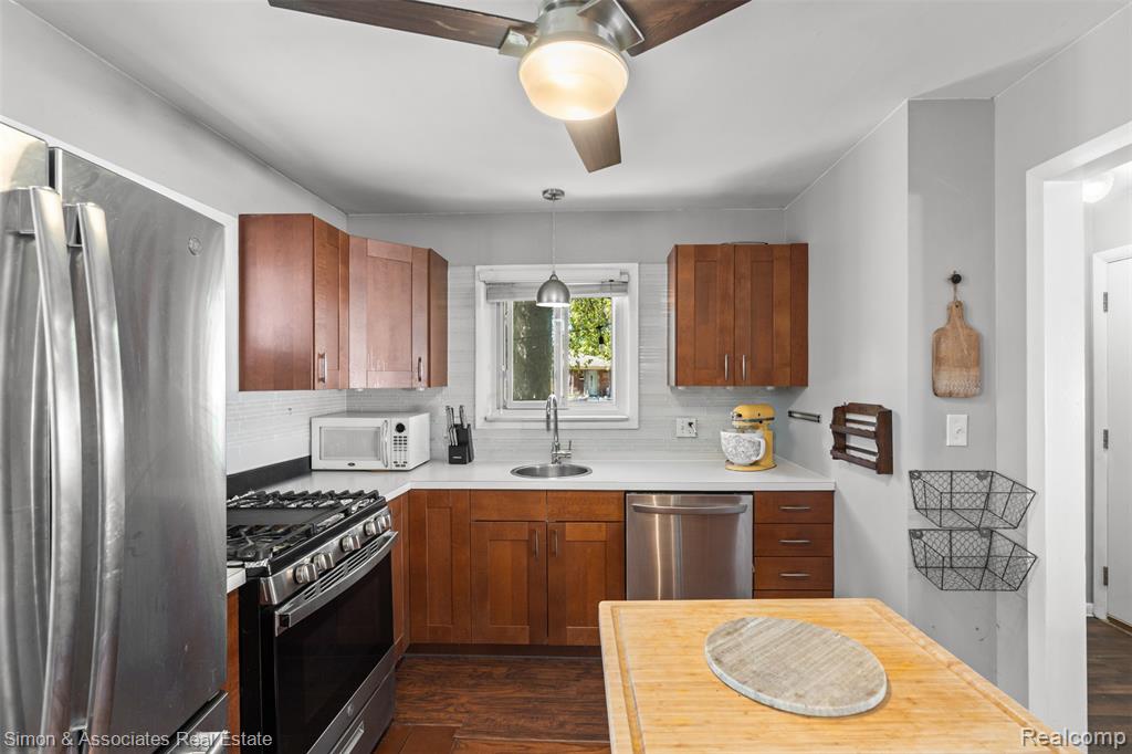 7568 Hazelton Street, Dearborn Heights, MI 48127 — Photo 8