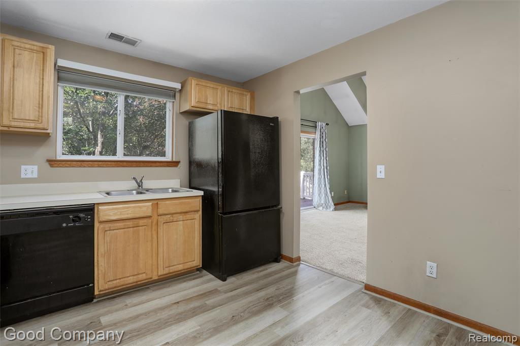336 Marigold Circle, Westland, MI — Photo 9