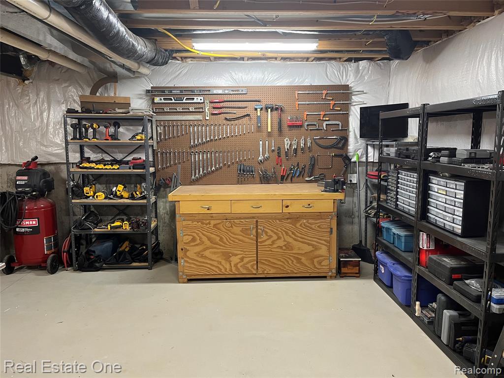 52689 Aspen Drive, South Lyon, MI 48178 — Photo 44