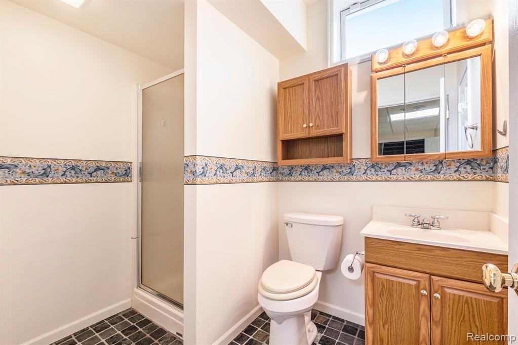 9128 WOODRIDGE Drive, Davison, MI 48423 — Photo 33