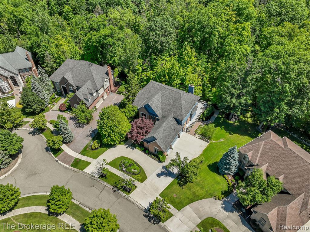 6995 HAWK WOODS Court, West Bloomfield, MI — Photo 67