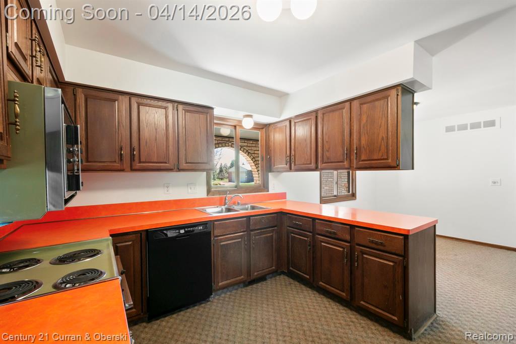 41100 White Haven Court, Northville, MI 48168 — Photo 21