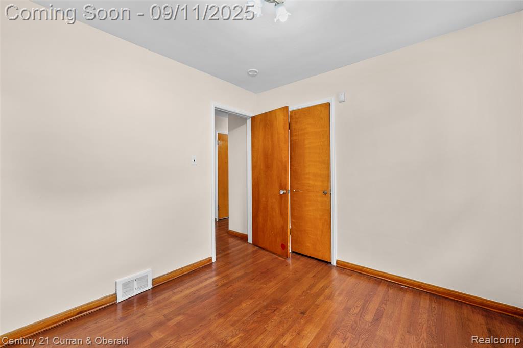 8235 Virgil Street, Dearborn Heights, MI 48127 — Photo 18
