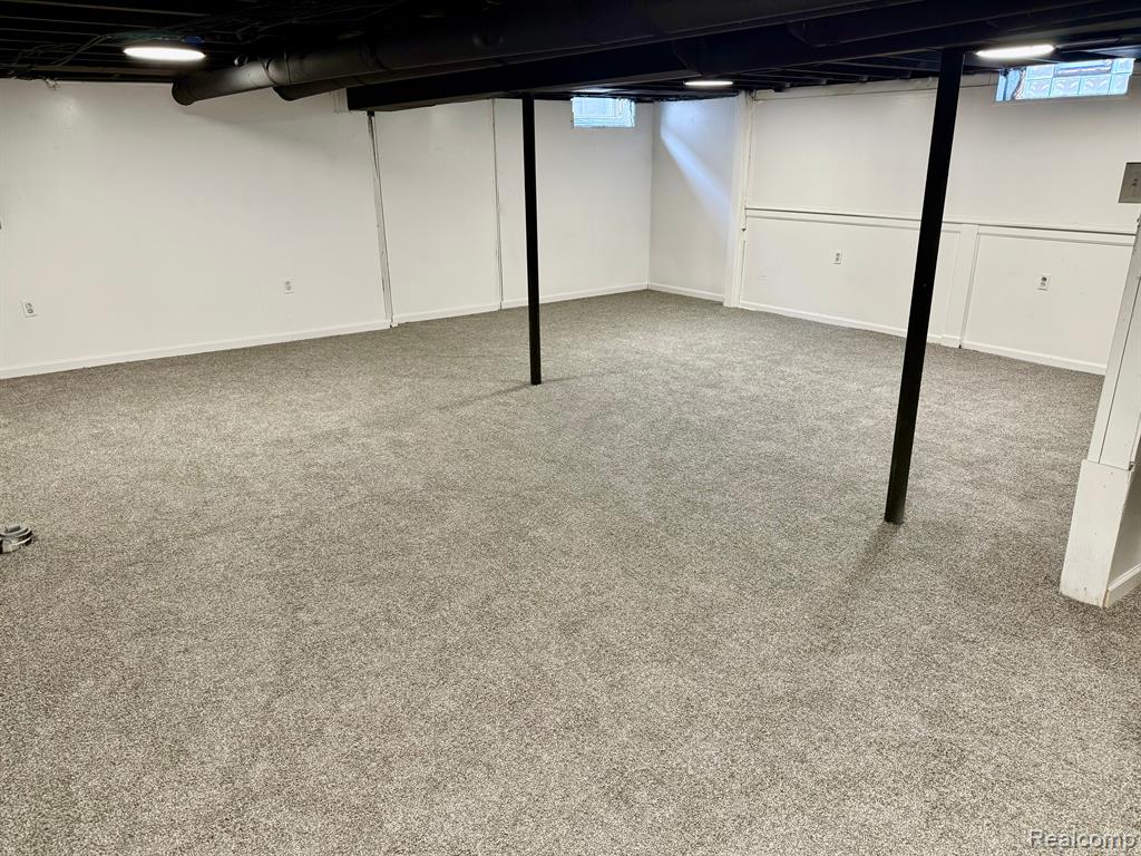 5602 MADISON Street, Dearborn Heights, MI 48125 — Photo 32