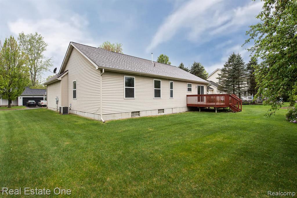 9238 APPLEVIEW, Brighton, MI 48116 — Photo 3