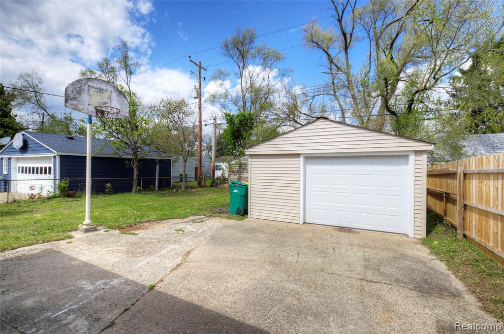1330 Redleaf Lane, Ypsilanti, MI 48198 — Photo 35