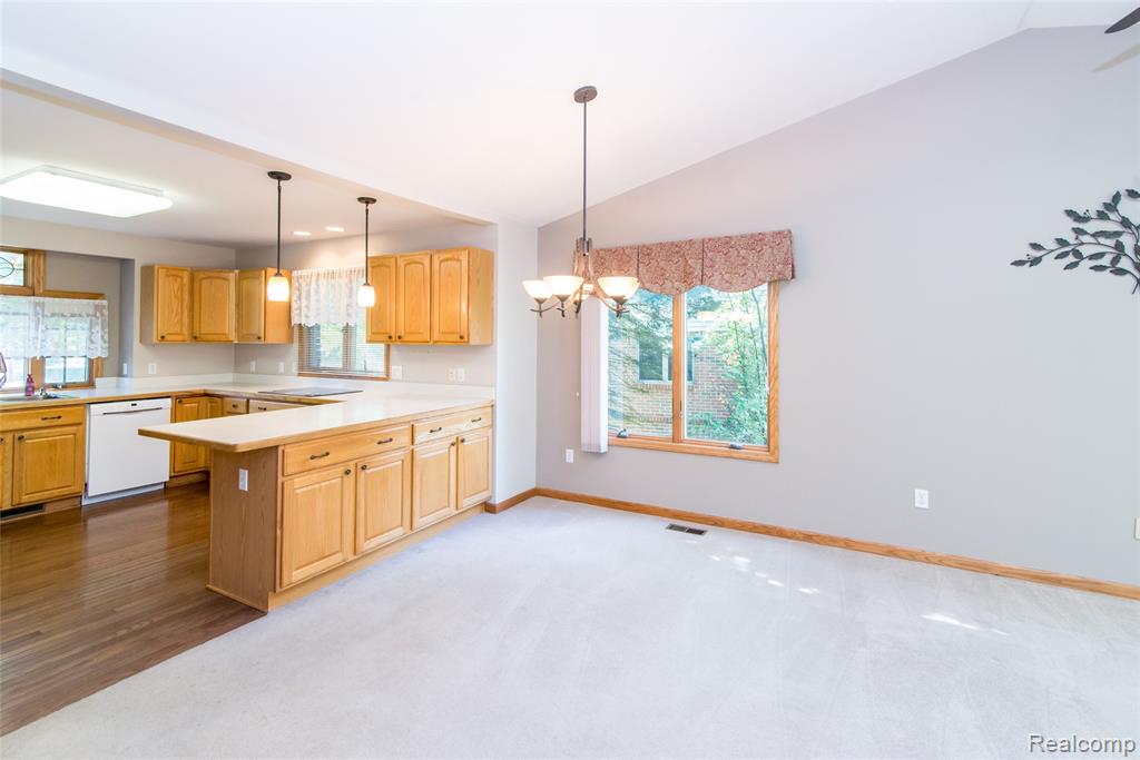 840 Heatheridge Court, Brighton, MI 48116 — Photo 12