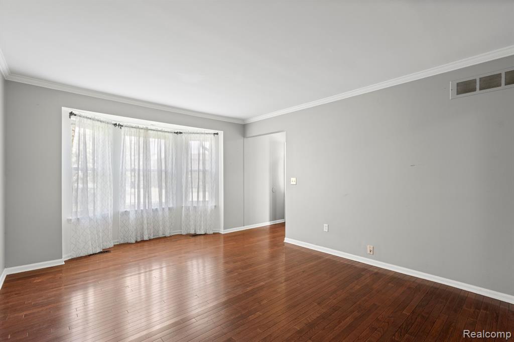 50631 NEWCASTLE Drive, Chesterfield, MI 48047 — Photo 13