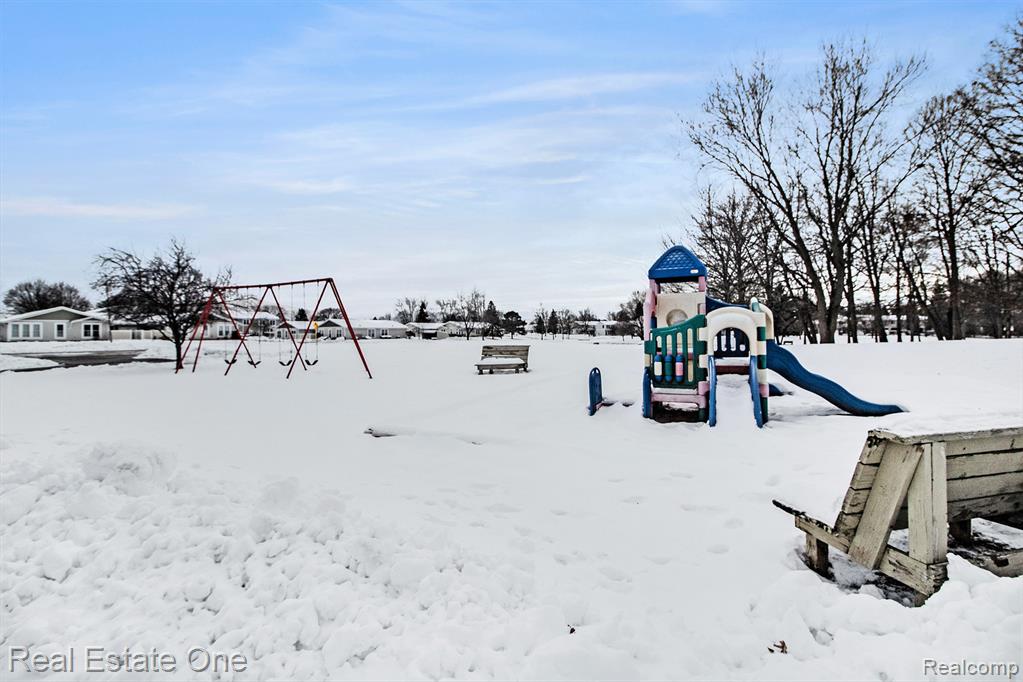 22717 Cranbrooke Drive, Novi, MI — Photo 35