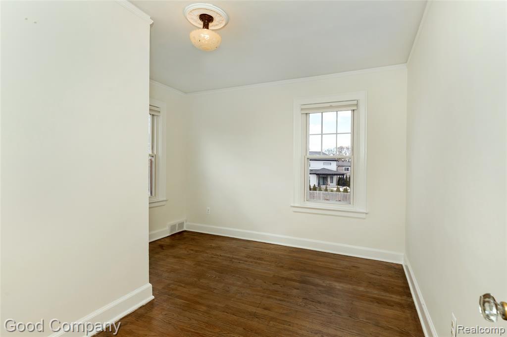 717 W 12 Mile Road, Royal Oak, MI 48073 — Photo 24