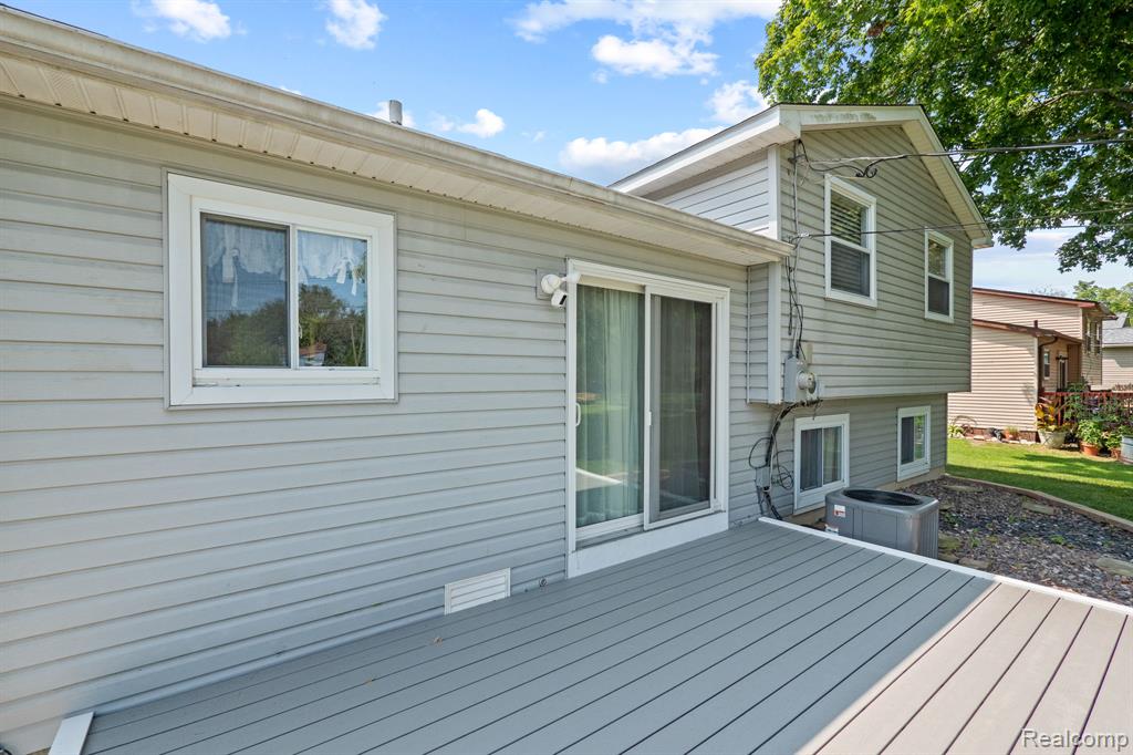 749 Mariday Street, Lake Orion, MI 48362 — Photo 23