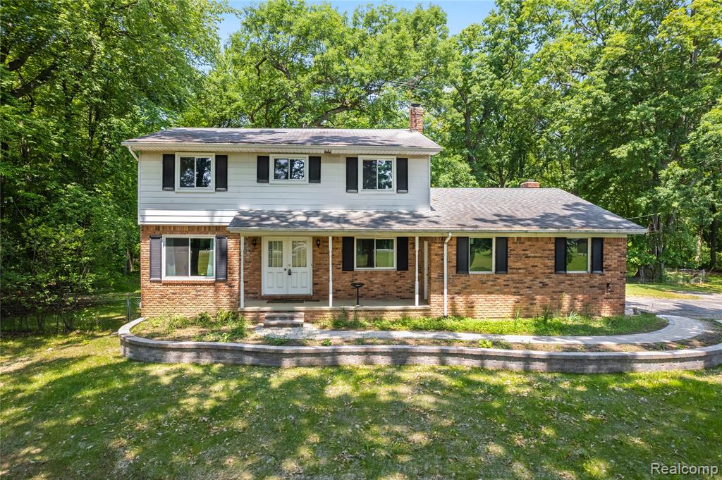 6650 ELIZABETH LAKE Road, Waterford, MI 48327 — Photo 4