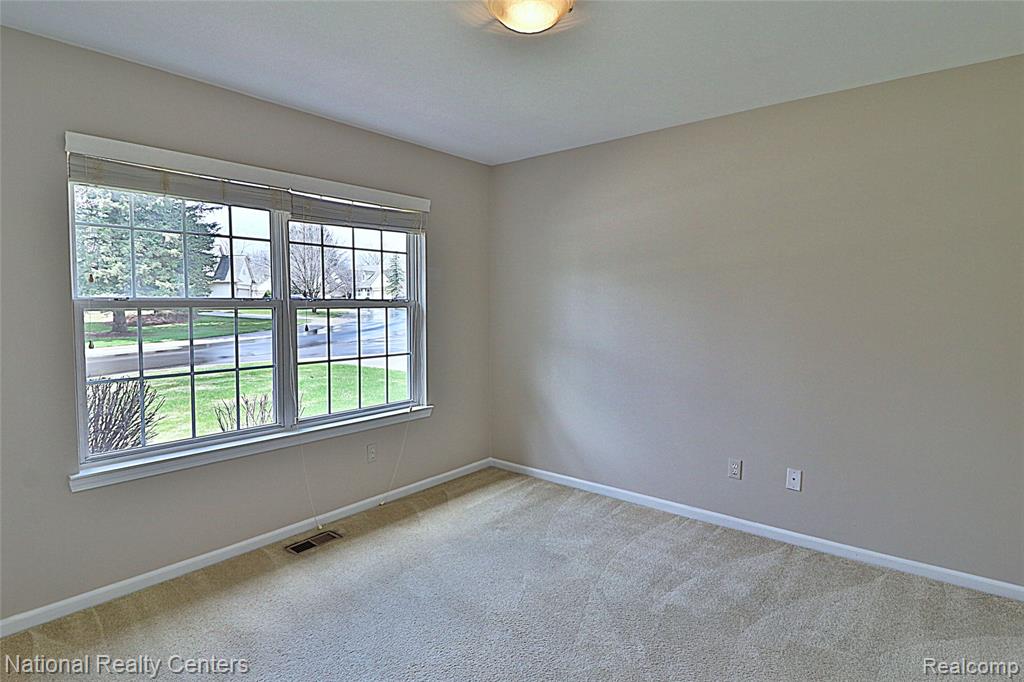 110 Four Seasons Drive, Lake Orion, MI — Photo 20