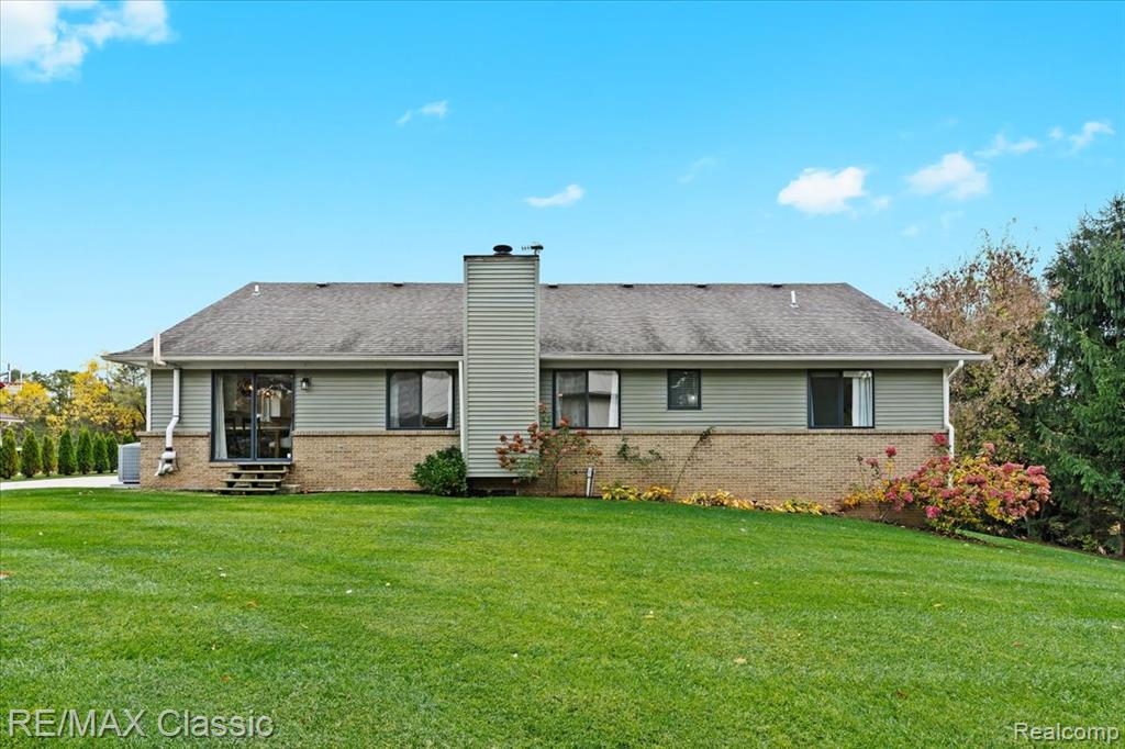 13947 Hearthstone Lane, Hartland, MI 48353 — Photo 34