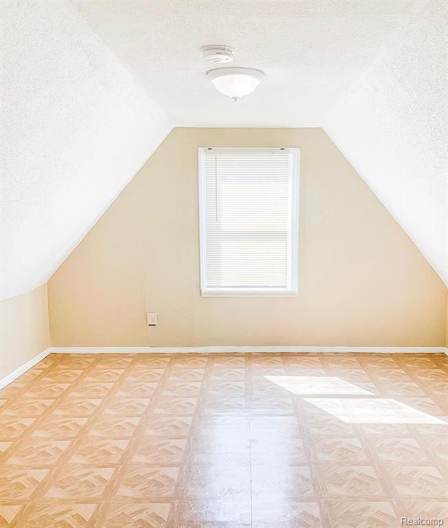 9590 MEMORIAL Street, Detroit, MI 48227 — Photo 9