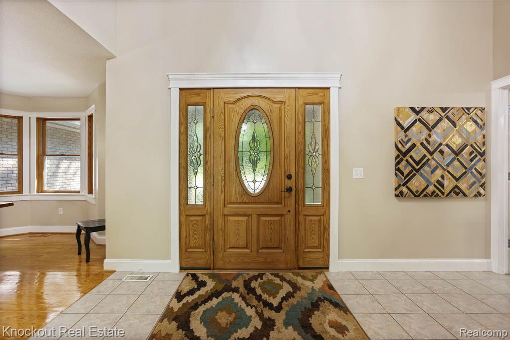 9763 BEECH TREE Lane, Frankenmuth, MI 48734 — Photo 7