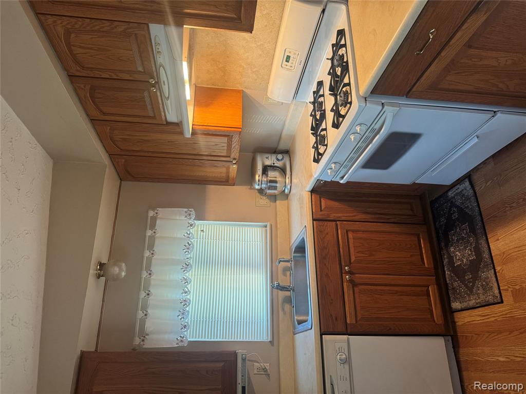 8311 Gulley Street, Taylor, MI 48180 — Photo 32
