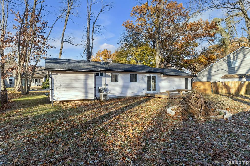9063 Ashdown Avenue, White Lake, MI — Photo 36