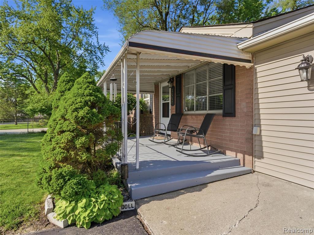 3557 Frankman Avenue, Waterford, MI 48329 — Photo 2