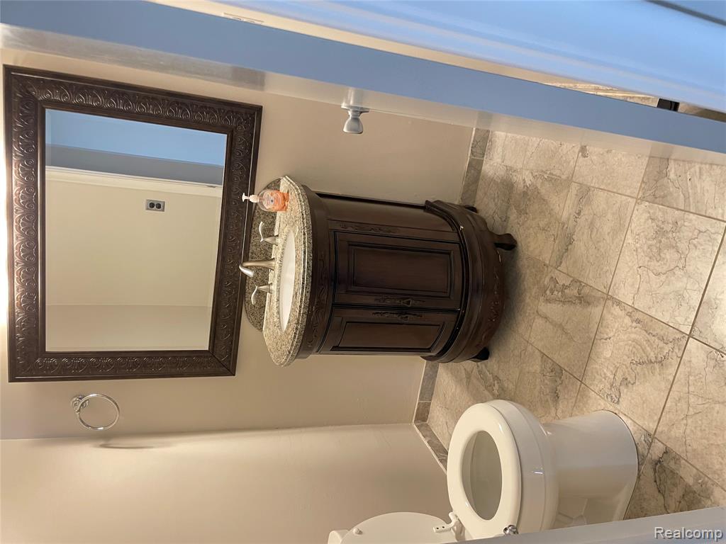 2505 Rambling Way, Bloomfield Hills, MI 48302 — Photo 13