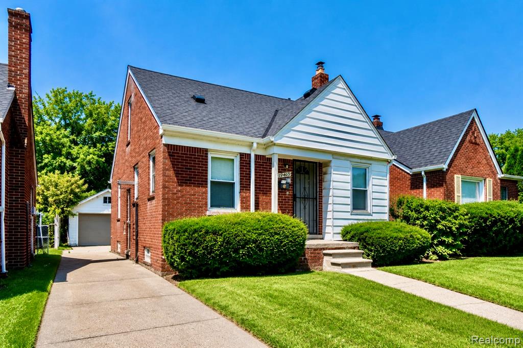 19409 Fairport Street - Photo 2