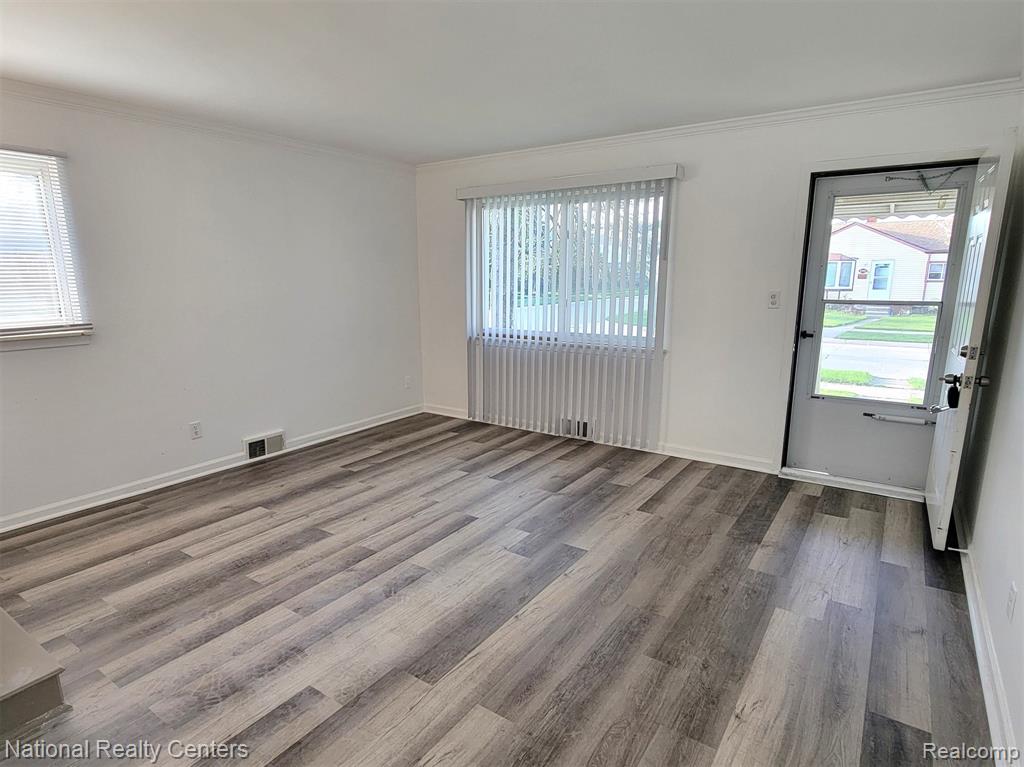 8404 BUSKO Avenue, Warren, MI 48093 — Photo 5